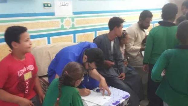 قنا: فحص 538 مواطنًا ضمن قافلة طبية بنقادة