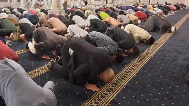 لأول مرة وبمشاركة كبار القراء .. صلاة التهجد برواية ورش فى مسجد الإمام الحسين