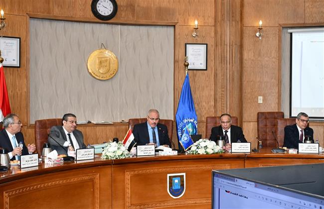 مستشفيات جامعة القناة تؤكد جاهزية الأطقم الطبية استعدادا لتداعيات الأحداث في غزة