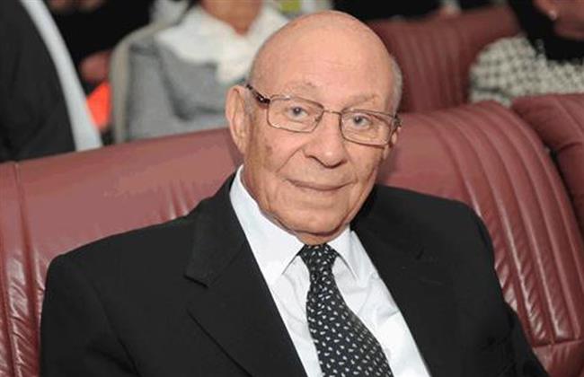 الوزير فايق يقرر تأجيل حفل توقيع مذكراته تضامنا مع فلسطين