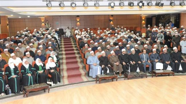 محافظ الدقهلية للأئمة: عليكم واجب وطني بتوعية المواطنين بالحقائق