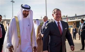   العاهل الأردني يصل أبوظبي ورئيس الإمارات في مقدمة مستقبليه