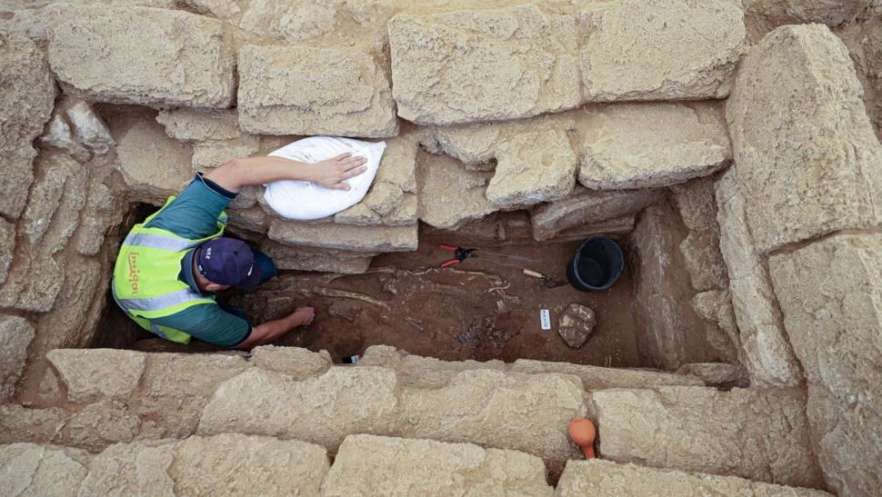 للمرة الأولى.. اكتشاف 135 مقبرة رومانية في قطاع غزة