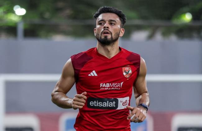 طبيب الأهلي يوضح تطورات البرنامج التدريبي لنيدفيد وصلاح محسن