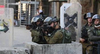   الاحتلال الإسرائيلي يعتدي على جنازة شهيد فلسطيني في "نابلس" ويُهاجم الصحفيين لمنعهم من التغطية