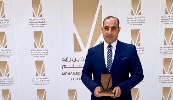 وزير التعليم يهنئ الدكتور أحمد علوان لفوزه بجائزة "محمد بن زايد لأفضل معلم"