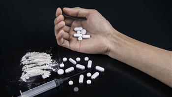   دراسة: الأمريكيون الأقل تعليما أكثر عرضة للوفاة جراء الجرعة الزائدة من المخدرات