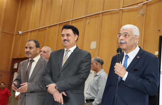 رئيس جامعة المنوفية يتفقد كليتي الحاسبات والمعلومات والذكاء الاصطناعي والمركز الجامعي للتطوير المهني