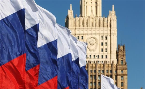 بيان شديد اللهجة من موسكو بعد طرد أمريكا دبلوماسيين روس