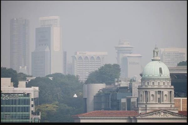 سنغافورة تحذر مواطنيها من تراجع جودة الهواء
