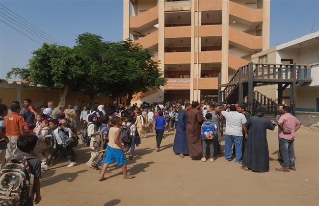 محافظ قنا ينفي شائعة انهيار مدرسة بأبوتشت