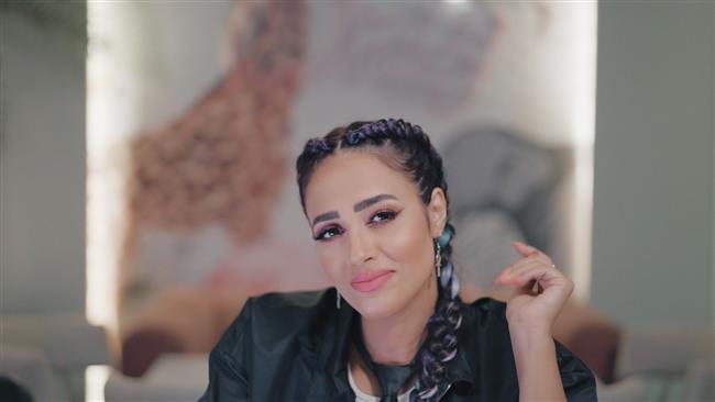 "عاملة عبيطة" أولى أغاني الميني ألبوم لـ رنا سماحة