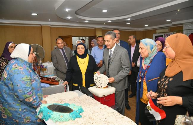 محافظ الغربية يتفقد معرض "منتجات المرأة" والمعرض الخيري بمقر المجلس القومي للمرأة