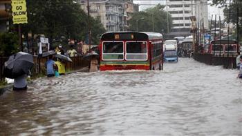   السلطات الهندية: استمرار عزلة آلاف الأشخاص بسبب دمار الجسور والطرق جراء الفيضانات