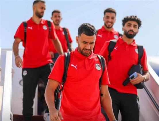 وصول بعثة منتخب مصر إلى الإمارات لمواجهة زامبيا والجزائر وديا