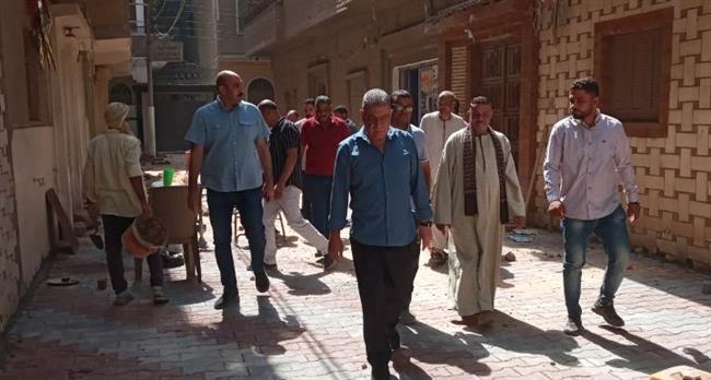 محافظ أسيوط: بدء أعمال تركيب بلاط الإنترلوك بـ 16 شارع وحارة بمدينة القوصية 