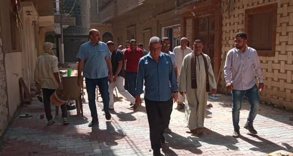 محافظ أسيوط: بدء أعمال تركيب بلاط الإنترلوك بـ 16 شارع وحارة بمدينة القوصية
