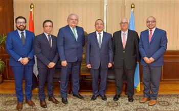   محافظ الإسكندرية يستقبل سفير البيرو لبحث سبل التعاون وتعزيز العلاقات المشتركة بين الجانبين