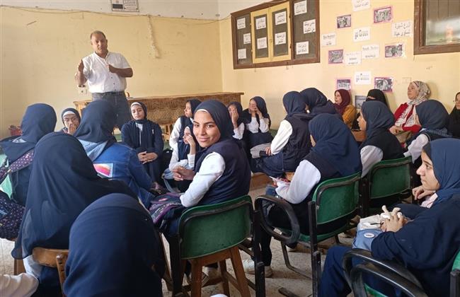وزارة العمل: ندوات للتوعية بالسلامة والصحة المهنية في مدارس بأسيوط