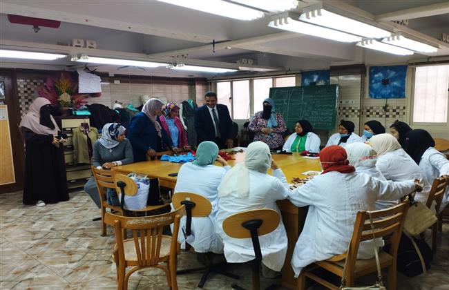 وزارة العمل: ختام دورات التدريب المهني على "التفصيل والحياكة" ببورسعيد