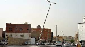 بعد شكاوي الأهالي.. استبدال عامود إنارة آيل للسقوط بمركز طهطا في سوهاج