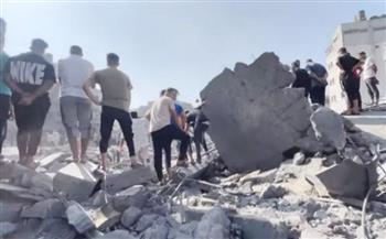   شهداء وجرحى جراء قصف إسرائيلي استهدف نازحين وسط قطاع غزة