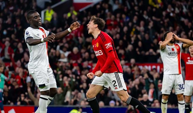 الدوري الإنجليزي.. مانشستر يونايتد يفوز على لوتون تاون.. وإيفرتون على كريستال بالاس