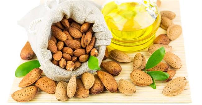 تعرف على فوائد زيت اللوز المر للجسم