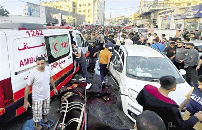 الصحة الفلسطينية: أكثر من 100 جثة ملقاة على الأرض أمام مجمع الشفاء بغزة