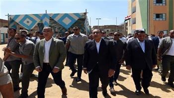 مدبولي  يتفقد مركز سيطرة الشبكة الوطنية بمحافظة الفيوم