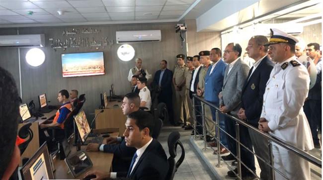 مدبولي يتفقد معرض الحرف اليدوية بالفيوم 