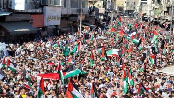 انطلاق مسيرات حاشدة من ساحة "الجمهورية" بباريس للمطالبة بوقف إطلاق النار في غزة