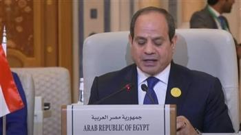 أستاذ علوم سياسية: كلمة الرئيس السيسى بالقمة العربية الإسلامية تحولت لبيان ختامى