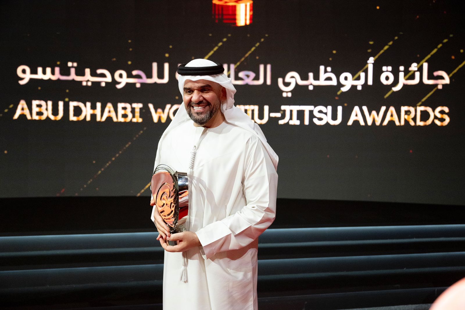 منح حسين الجسمي لقب "سفير رياضة الإنجازات"