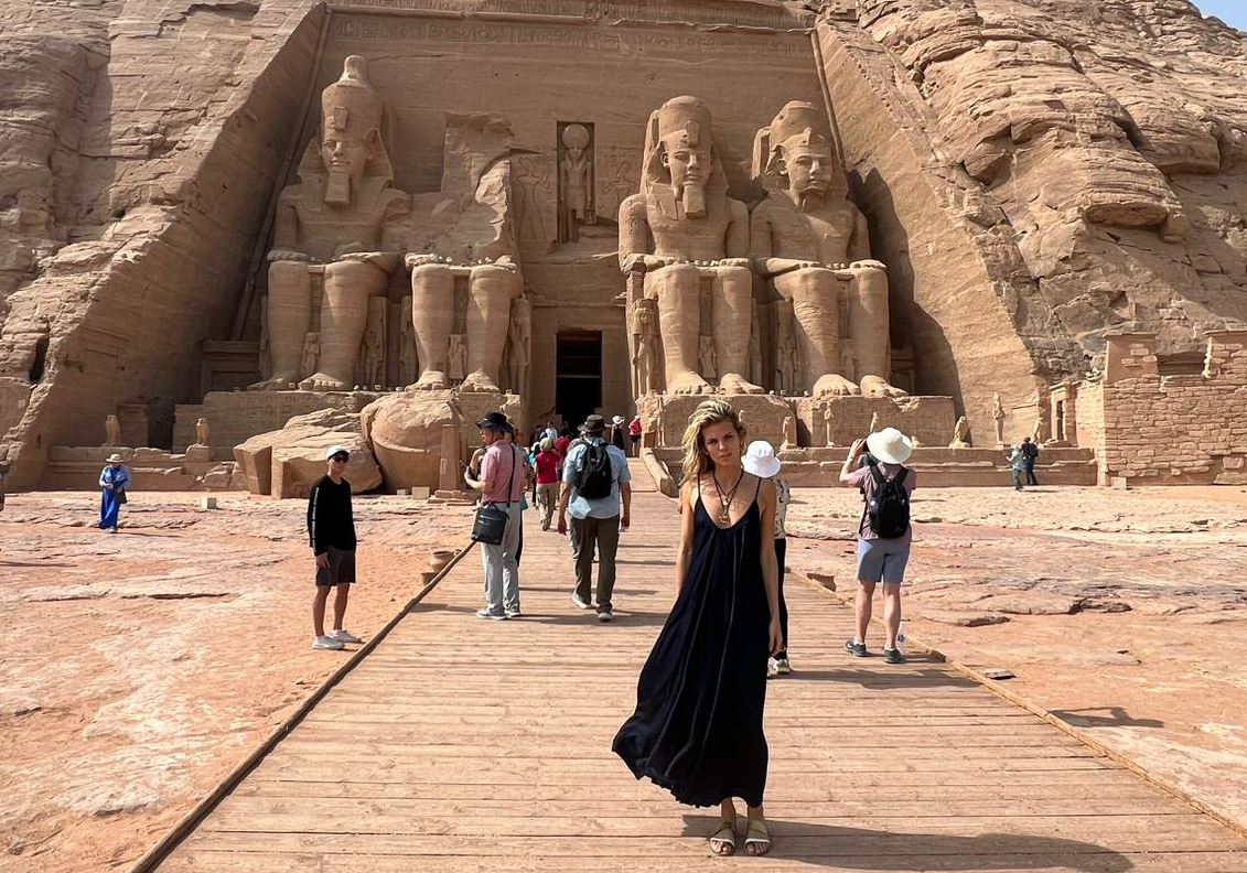 مدير معابد الكرنك: أنالين ماكورد انبهرت بتطور مزارات الآثار ودعت العالم لزيارة مصر