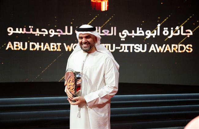منح حسين الجسمي لقب "سفير رياضة الإنجازات"