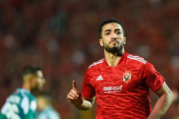 الدوري المصري.. شوبير يكشف حقيقة العرض الألماني لمدافع الأهلي محمد عبد المنعم