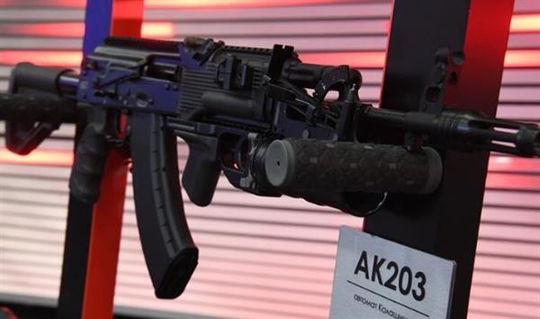 مسئول روسي: الطلب العالمي على أسلحتنا لم يتأثر بسبب العقوبات