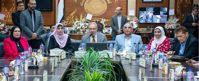 رئيس جامعة طنطا يترأس اجتماع مجلس كلية الصيدلة 