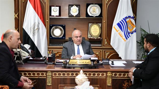 "الداودي" يستأنف إستقبال المواطنين بمكتبه لبحث شكواهم