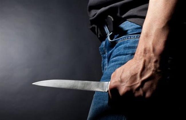 ضبط طالب يقوم بالوقوف أمام إحدى المدارس وبحوزته سلاح أبيض
