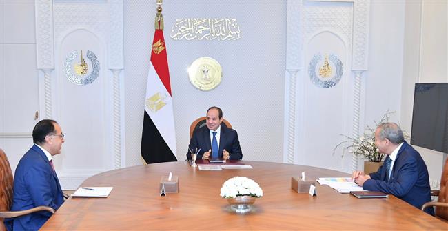السيسي يوجه بتوفير إمدادات غذائية إضافية بقيمة 650 طنا للفلسطينيين بـ غزة
