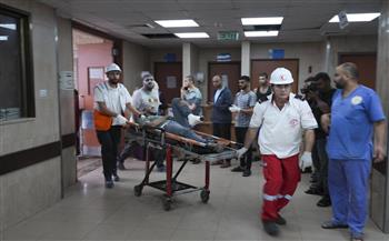   الجارديان تسلط الضوء على تفاقم مأساة القطاع الطبي في غزة مع شدة القصف واستمرار الحصار