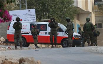   الاحتلال الإسرائيلي يعتقل مصابا في سيارة إسعاف تابعة للهلال الأحمر بطولكرم