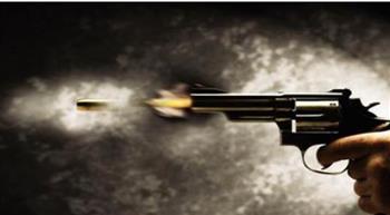 خلافات مالية.. شخص يطلق النار على 3 طلاب بالمقطم