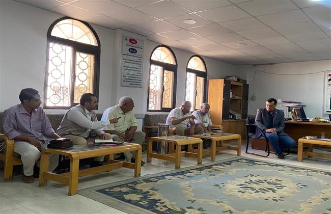 وكيل تعليم قنا يتابع تنفيذ الحقيبة التدريبية لتعزيز الوعي المجتمعي وقيم المواطنة
