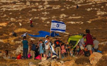   "فاينانشيال تايمز": المستوطنون الإسرائيليون يبسطون قبضتهم على الضفة وسط انشغال العالم بغزة