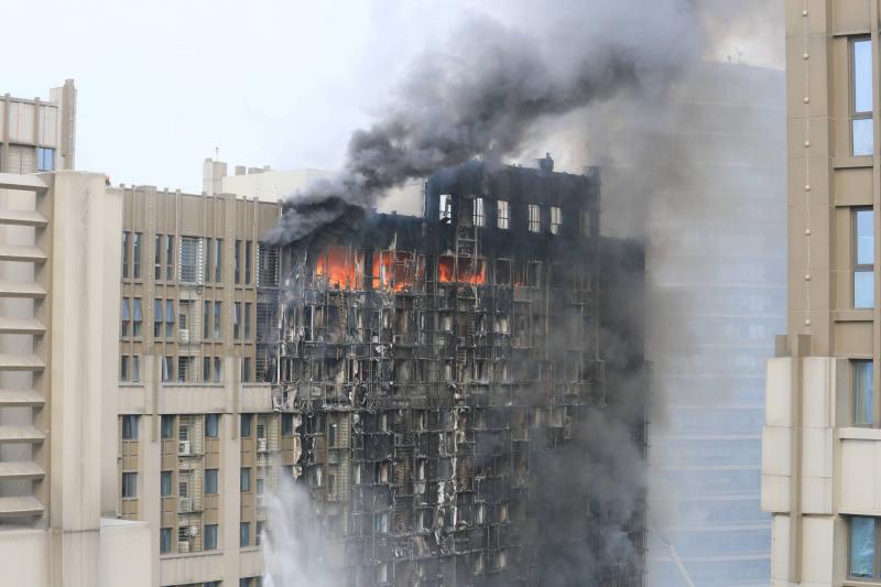 بكين: مصرع 19 شخصا إثر اندلاع حريق بمبنى إداري شمالي الصين