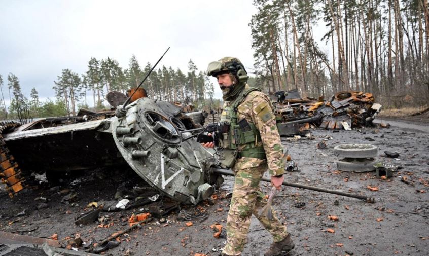 "الدفاع الروسية" تعلن إحباط هجمات إرهابية أوكرانية بطائرات مسيرة في البحر الأسود