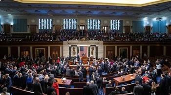   مجلس الشيوخ الأمريكي يوافق على تمديد تمويل الحكومة لتفادي الإغلاق